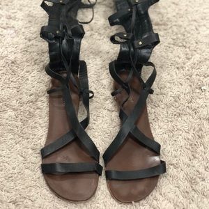 Carvella Women’s Black Gladiator Sandals Size 6